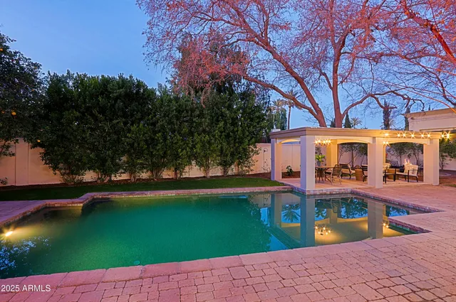 $1,795,000 | 18 West Kaler Drive, Phoenix, AZ 85021