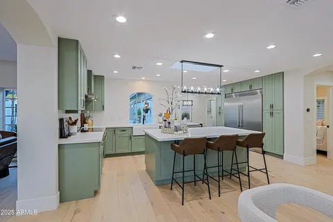 $1,850,000 | 18 West Kaler Drive, Phoenix, AZ 85021