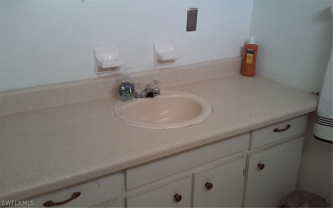 2307 Hibiscus Road Fort Myers, FL 33905 - Photo 17 of 25 Gallery Image 17