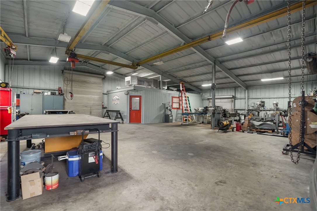1899 Sunflower Trail Luling, TX 78648 - Photo 40 of 48 Air Conditioned WORKSHOP