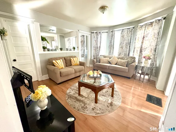 $1,200 | 70 Elmwood Avenue, Waterbury, CT 06710