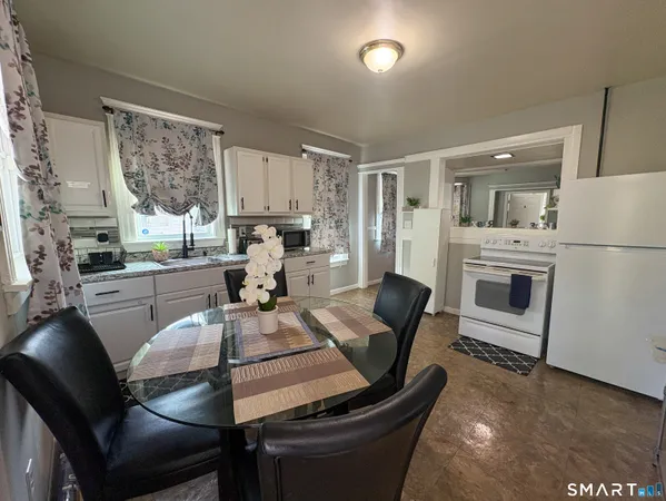 $1,200 | 70 Elmwood Avenue, Waterbury, CT 06710