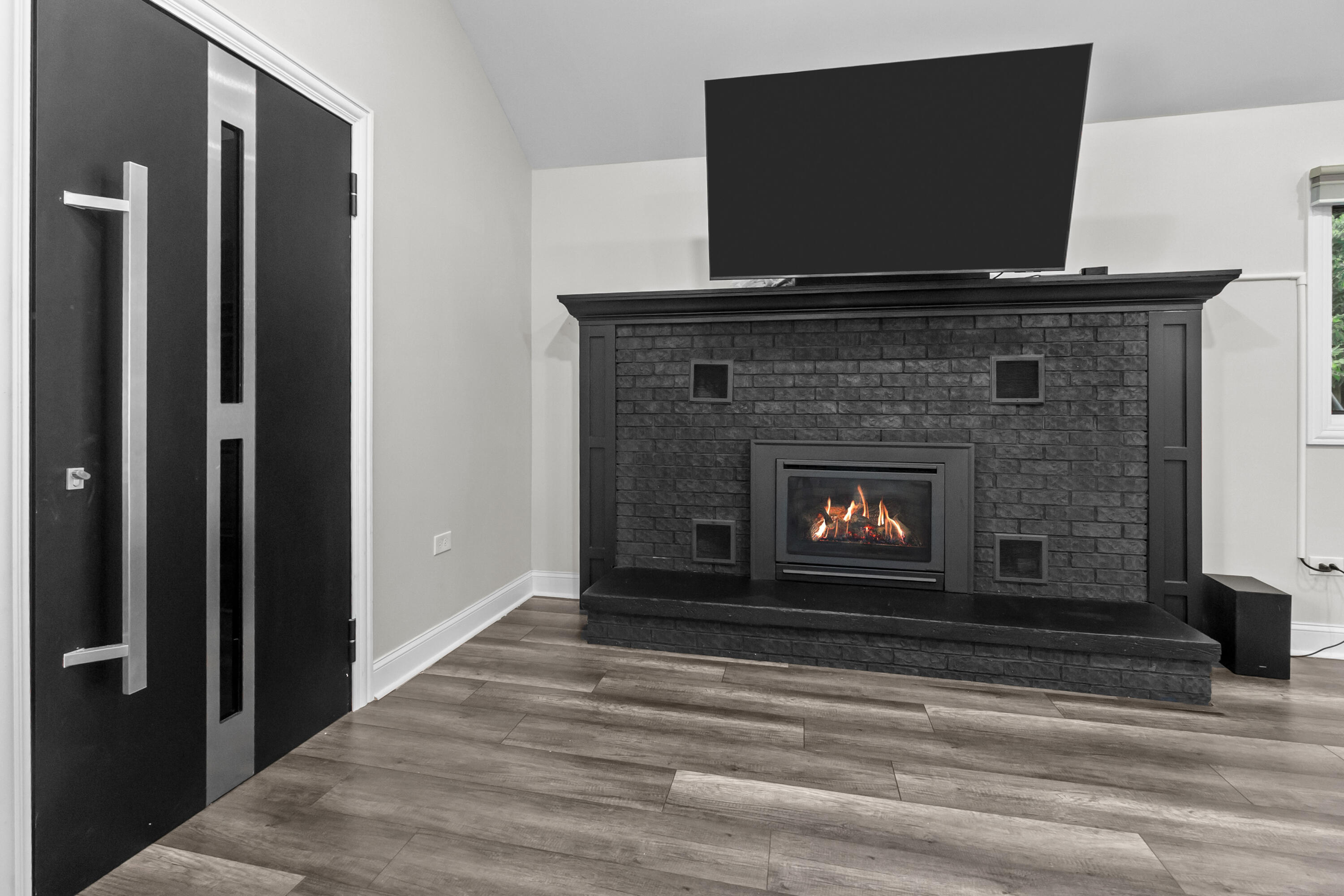 78 Congress Street Williams Bay, WI 53191 - Photo 22 of 45 Fireplace