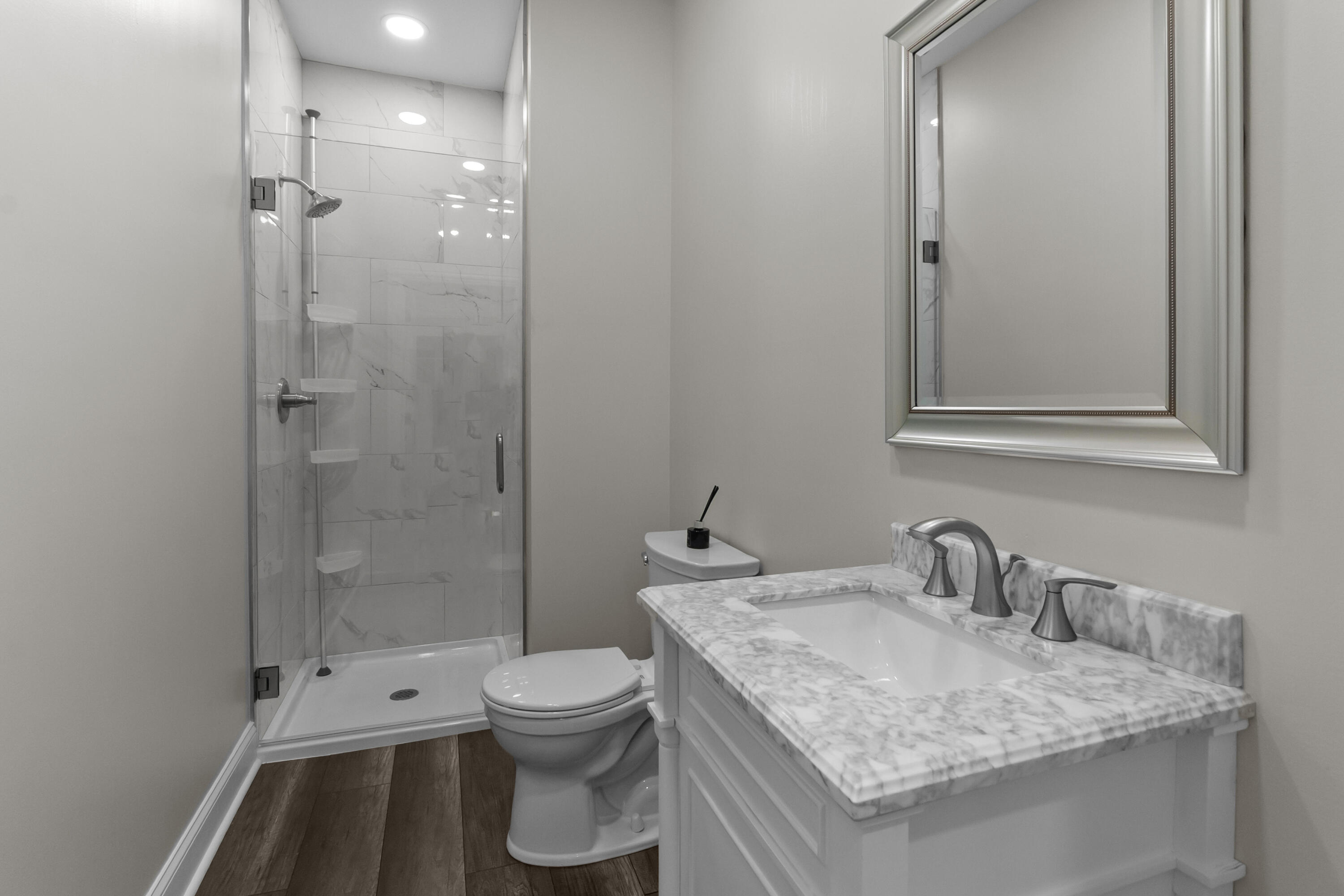 78 Congress Street Williams Bay, WI 53191 - Photo 30 of 45 en-suite bath