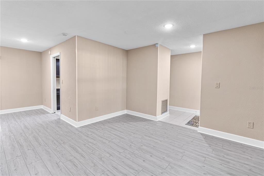 1929 Valencia Way Clearwater, FL 33764 - Photo 19 of 56