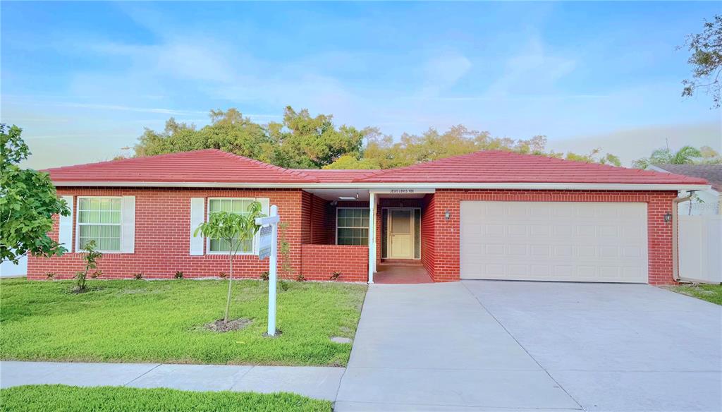 1929 Valencia Way Clearwater, FL 33764 - Photo 2 of 56