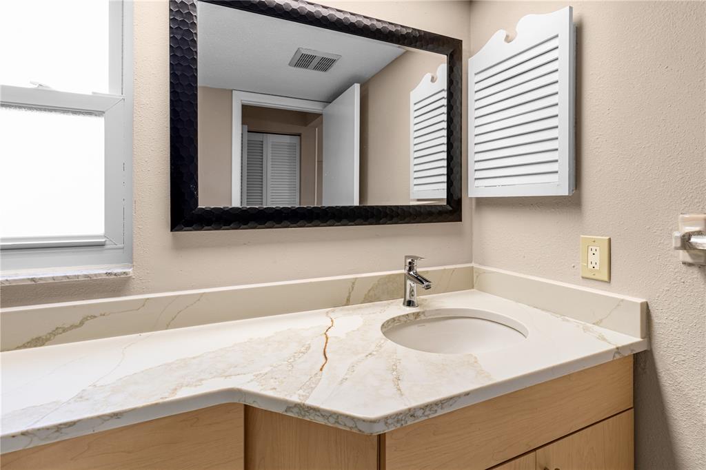 1929 Valencia Way Clearwater, FL 33764 - Photo 47 of 56