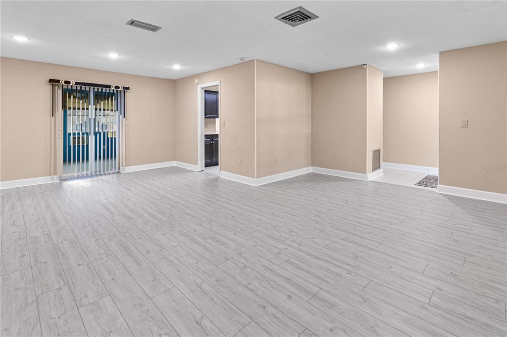 1929 Valencia Way Clearwater, FL 33764 - Photo 5 of 56