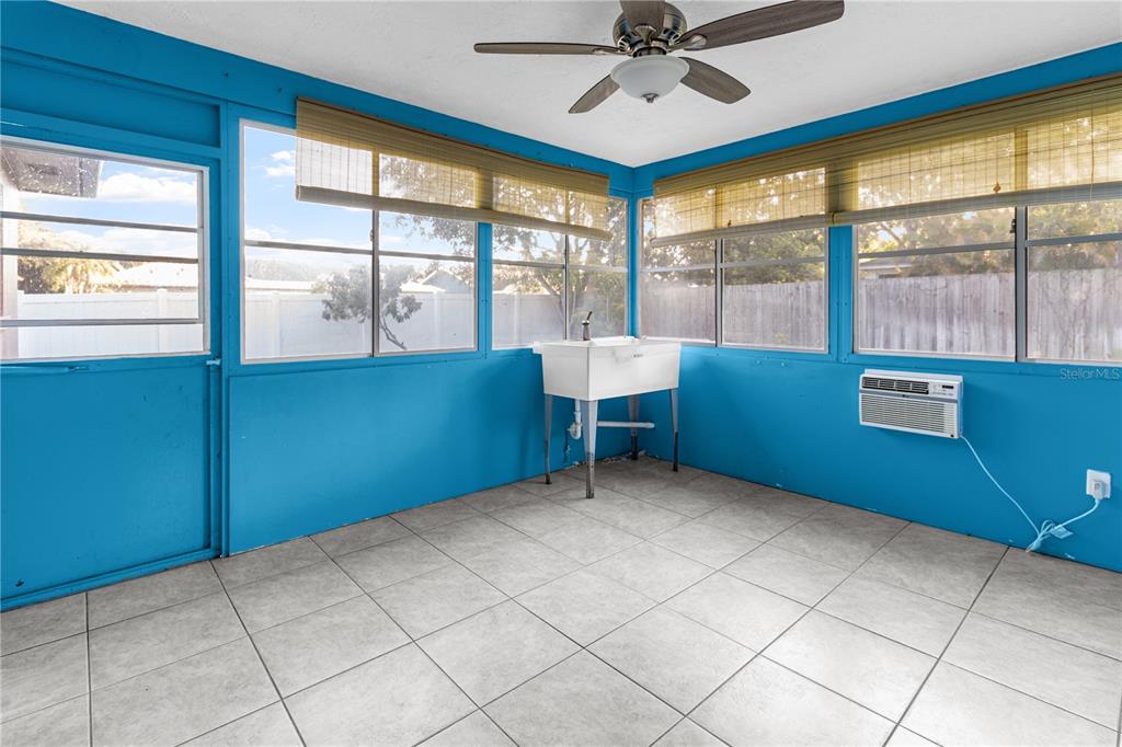 1929 Valencia Way Clearwater, FL 33764 - Photo 54 of 56