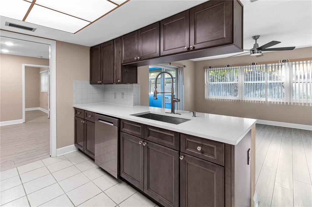 1929 Valencia Way Clearwater, FL 33764 - Photo 10 of 56