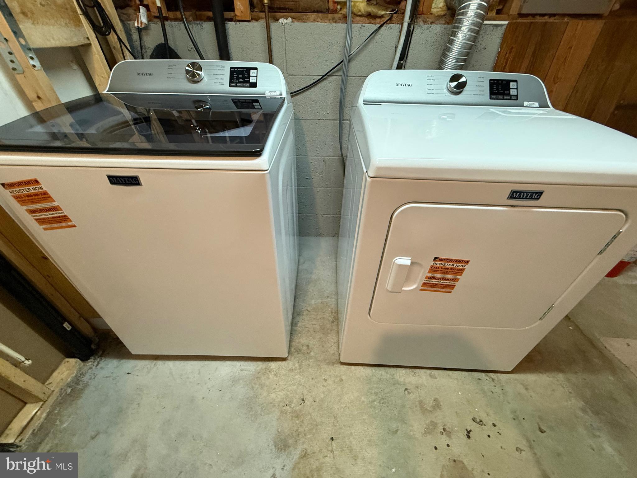 11724 Roosevelt Road Fredericksburg, VA 22407 - Photo 18 of 20 a close up view of washer and dryer