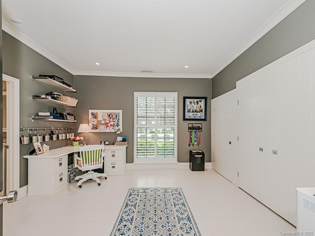 3429 Sharon Road Charlotte, NC 28211 - Photo 33 of 48 a view of a workspace with furniture