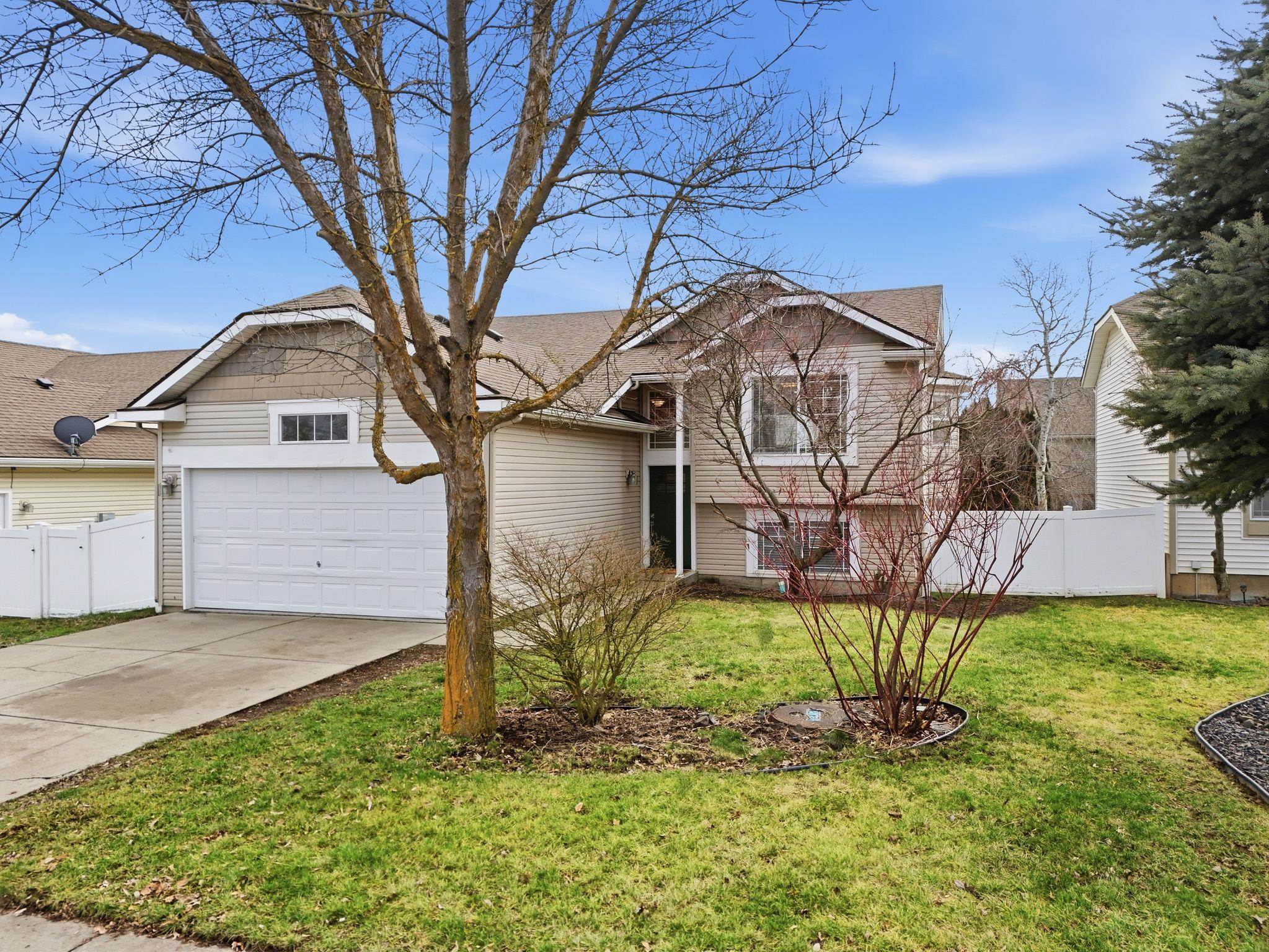 1623 West Tieton Avenue Spokane, WA 99208 - Photo 2 of 31