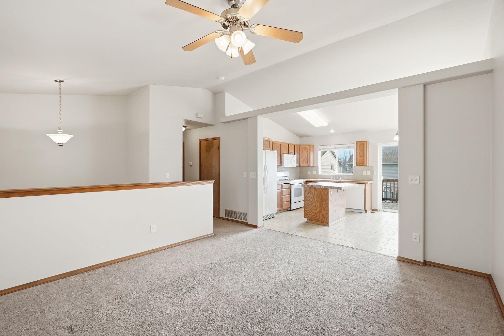 1623 West Tieton Avenue Spokane, WA 99208 - Photo 5 of 31