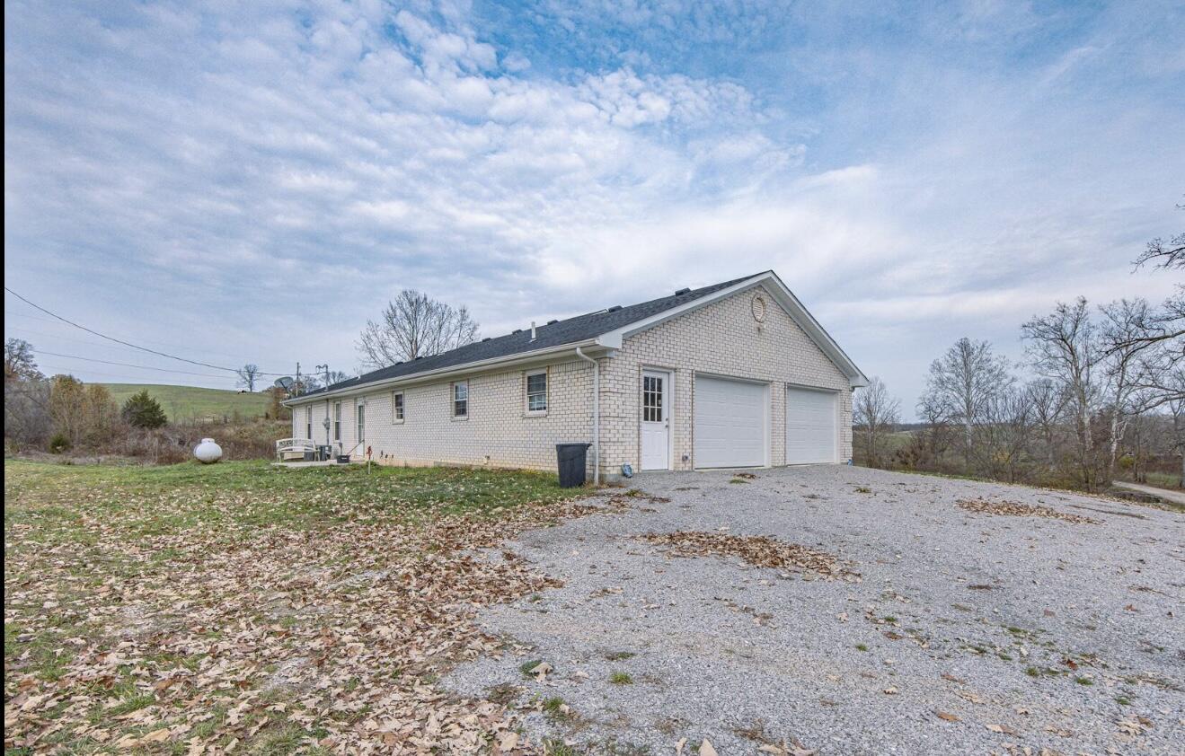 2347 Robinson-Renaker Road Berry, KY 41003 - Photo 6 of 37 Gallery Image 6