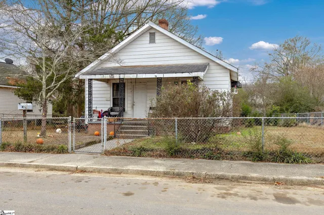 $70,000 | 137 Pine Street, Clinton, SC 29325