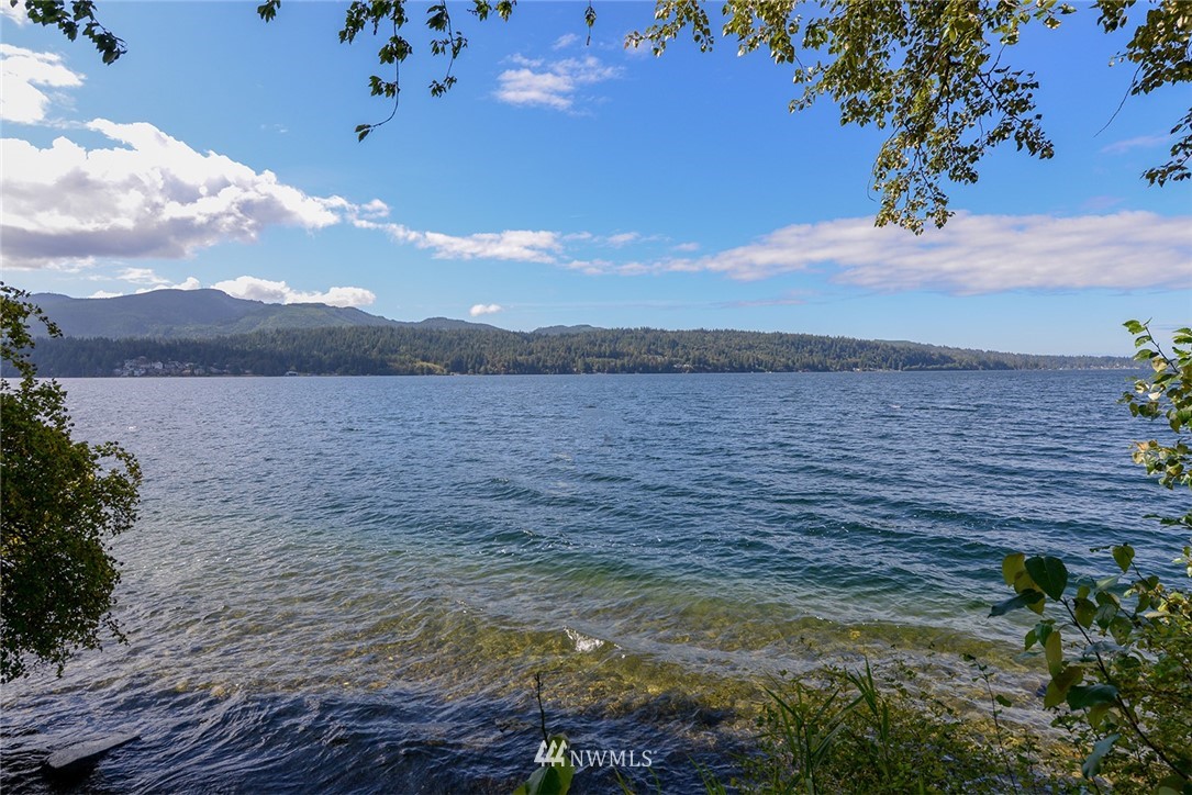 3046 North Shore Road Bellingham, WA 98226 - Photo 1 of 24 Gallery Image 1