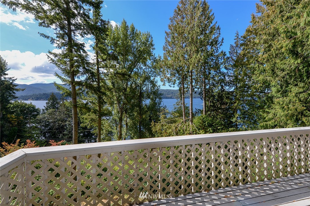 3046 North Shore Road Bellingham, WA 98226 - Photo 3 of 24 Gallery Image 3