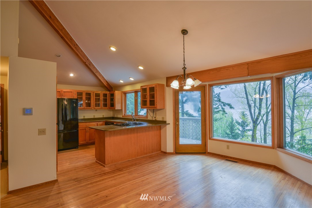 3046 North Shore Road Bellingham, WA 98226 - Photo 10 of 24 Gallery Image 10