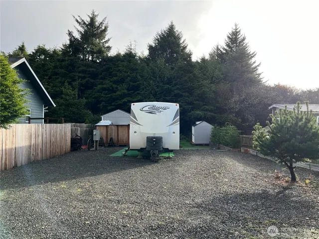 $165,000 | 104 First Street North, Pacific Beach, WA 98571
