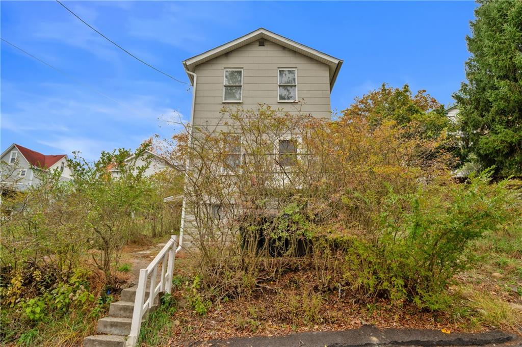 701 Maple Way Oakmont, PA 15139 - Photo 25 of 26 a view of a yard in front of a house