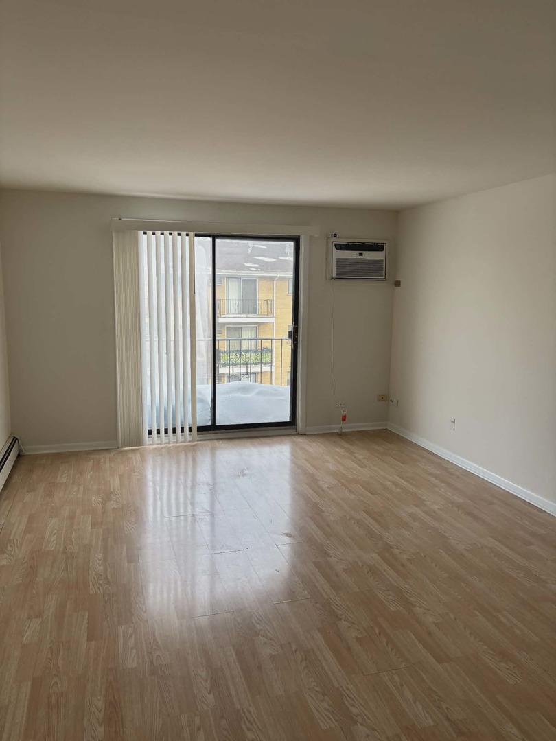 200 Madison Street, Unit 3B Joliet, IL 60435 - Photo 2 of 5