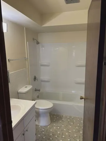 $1,500 | 200 Madison Street, Unit 3B, Joliet, IL 60435