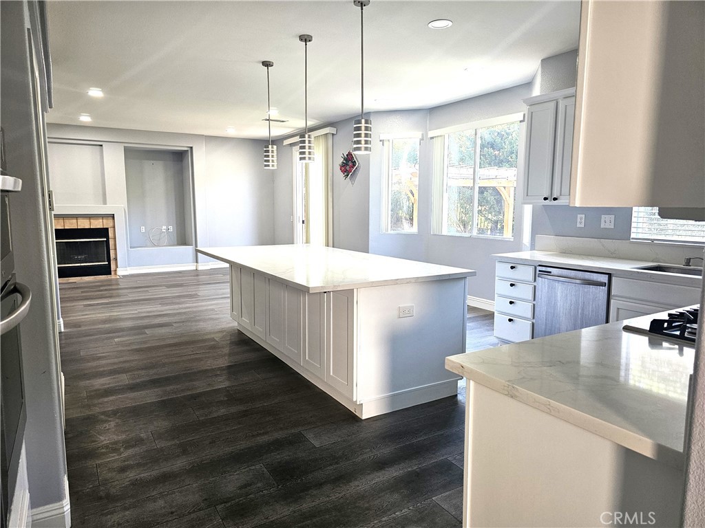 820 Shepard Crest Drive Corona, CA 92882 - Photo 2 of 18