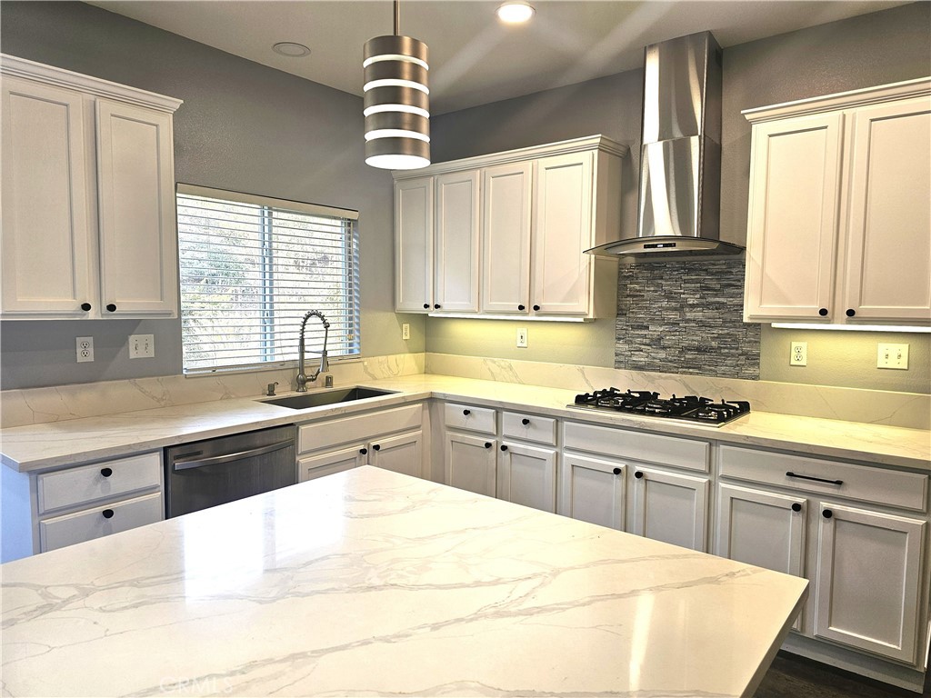 820 Shepard Crest Drive Corona, CA 92882 - Photo 3 of 18