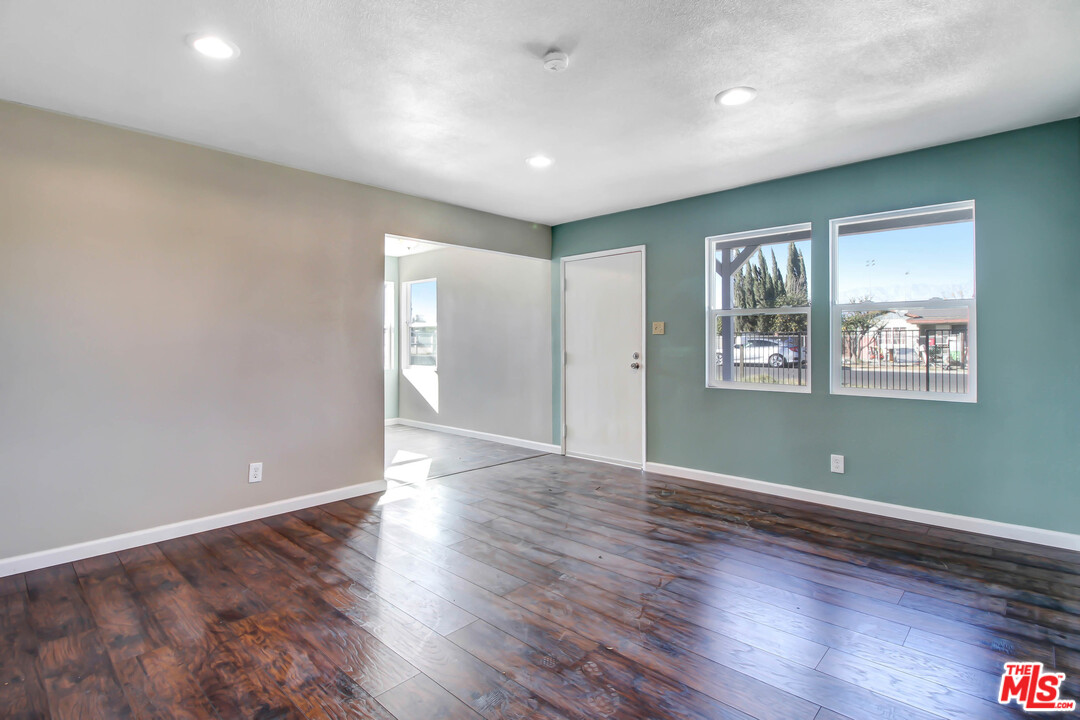 9676 Webb Street Riverside, CA 92509 - Photo 7 of 13 Gallery Image 7