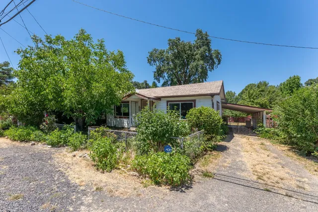 $250,000 | 80 Fort Bragg Road, Willits, CA 95490