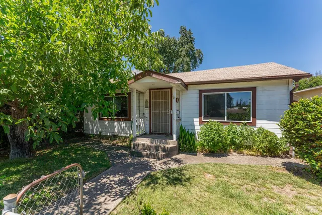 $250,000 | 80 Fort Bragg Road, Willits, CA 95490