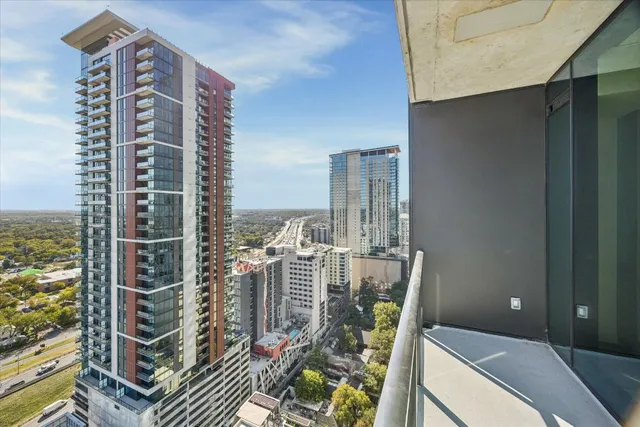 $2,850 | 610 Davis Street, Unit 2201, Austin, TX 78701