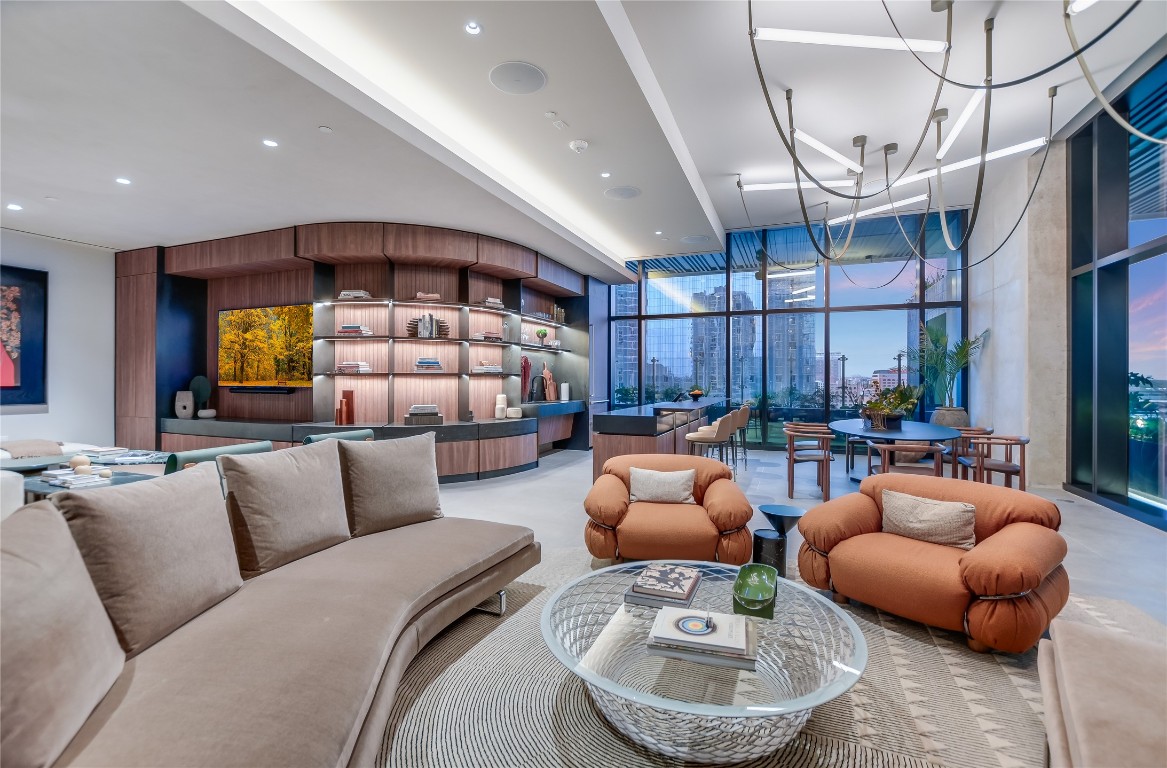 610 Davis Street, Unit 2201 Austin, TX 78701 - Photo 16 of 26 16th floor- Residents Lounge