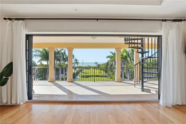 $5,500,000 | 16205 Captiva Drive, Captiva, FL 33924