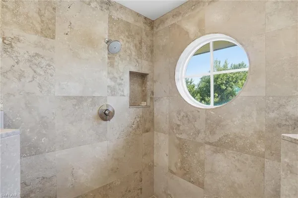 $5,500,000 | 16205 Captiva Drive, Captiva, FL 33924