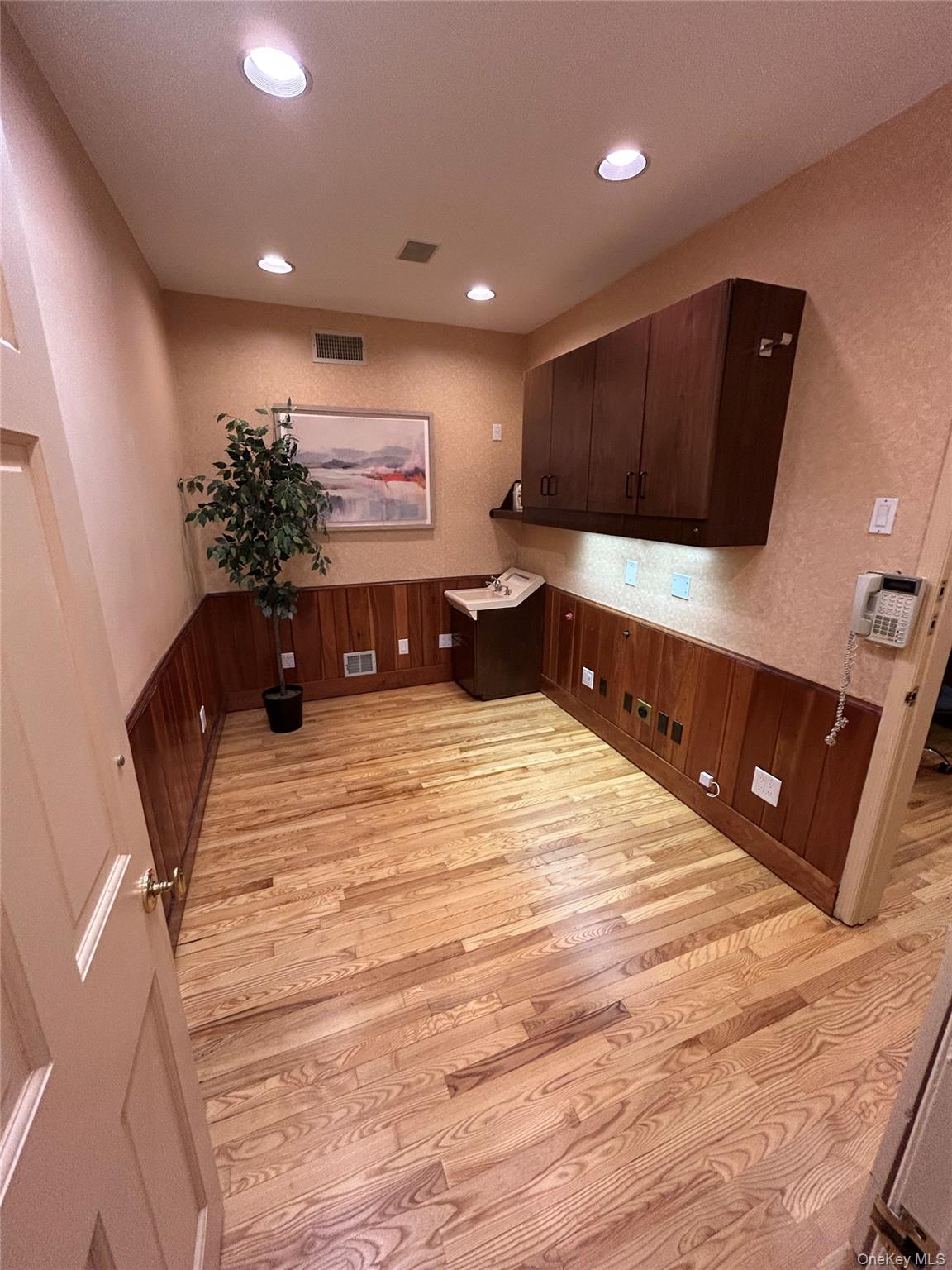915 Palmer Road Bronxville, NY 10708 - Photo 6 of 12