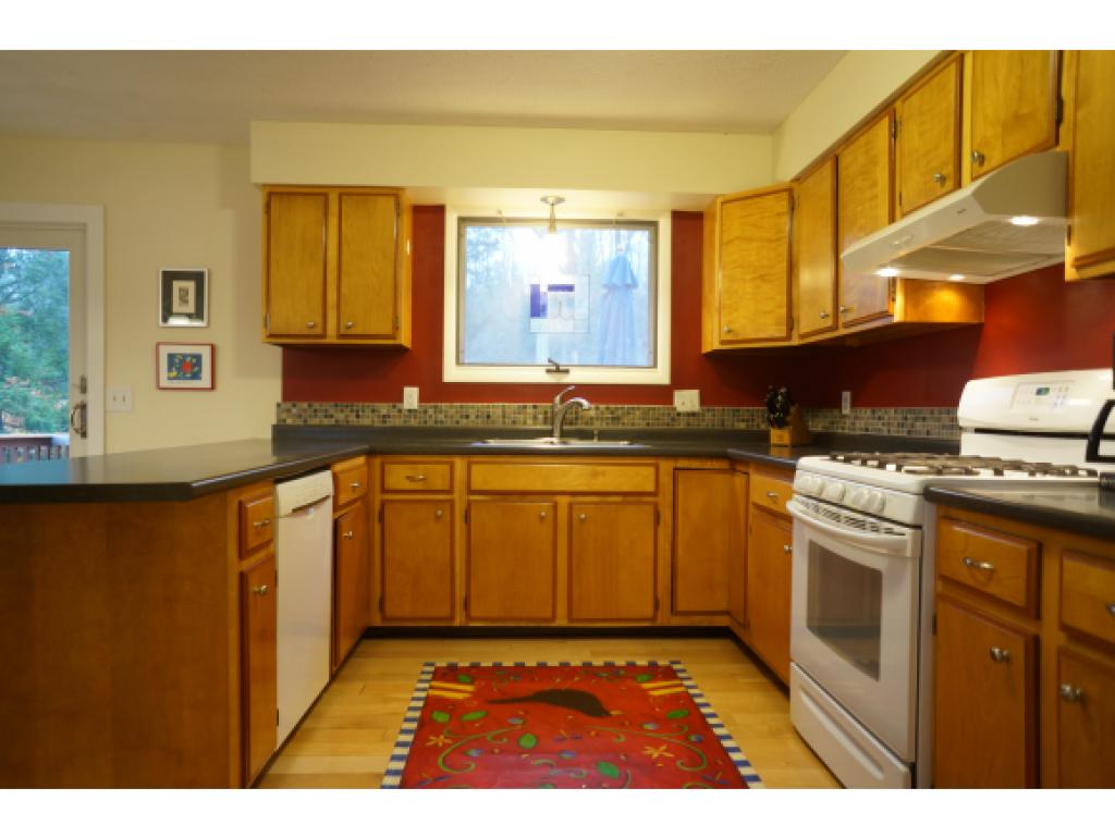 553 Martindale Road Shelburne, VT 05482 - Photo 5 of 25 Gallery Image 5