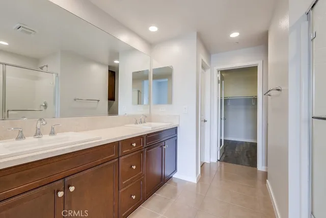 a view of an empty walk in closet