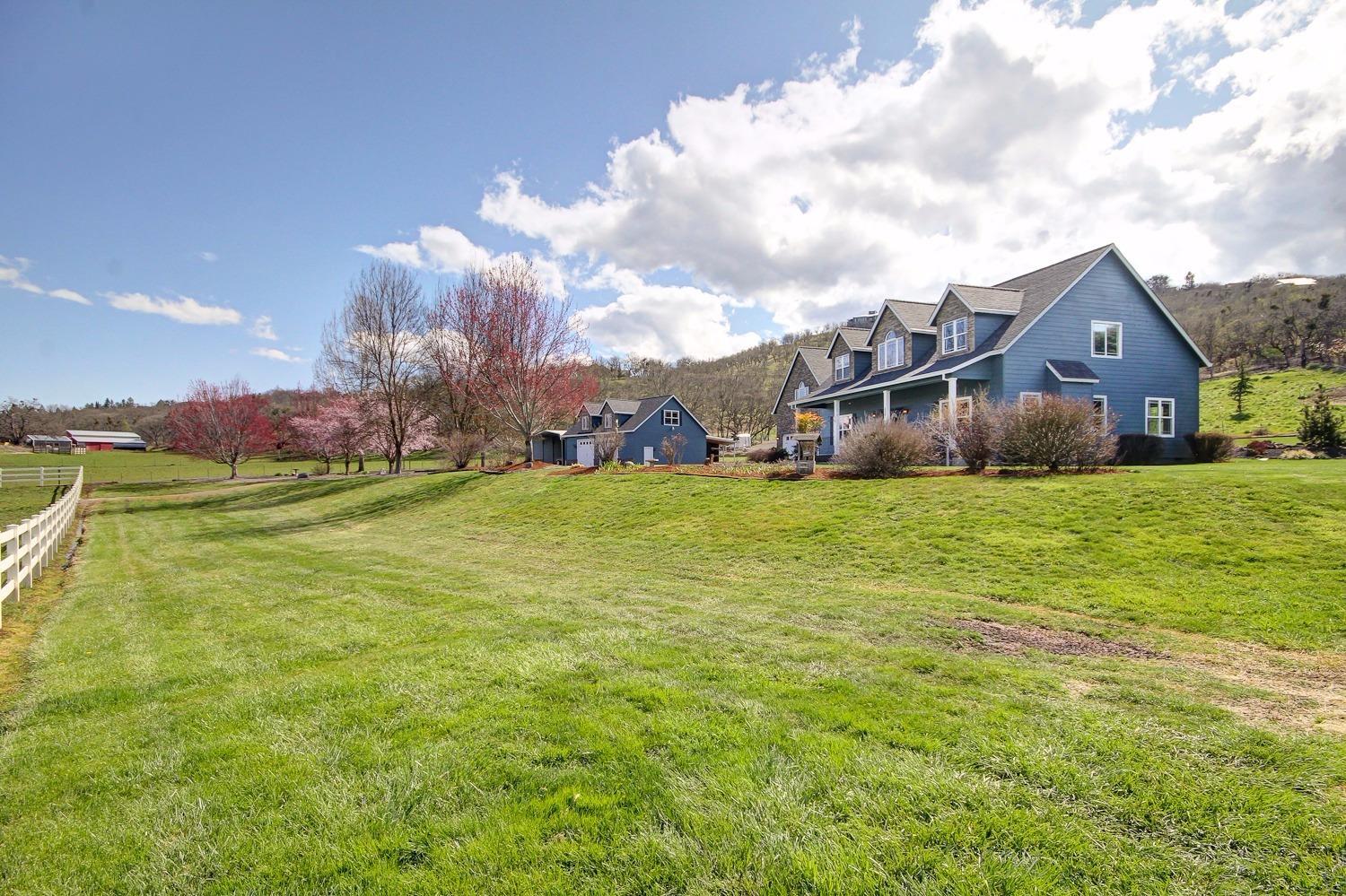 4491 Pioneer Road Medford, OR 97501 - Photo 2 of 34 Fenced and cross-fenced; simple "one-swi