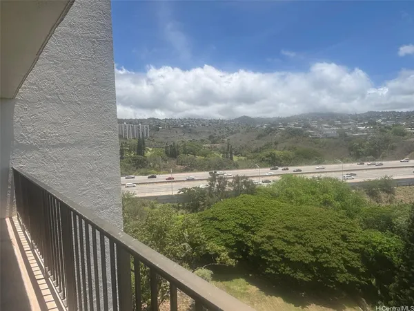 $330,000 | 98-500 Koauka Loop, Unit 14E, Aiea, HI 96701