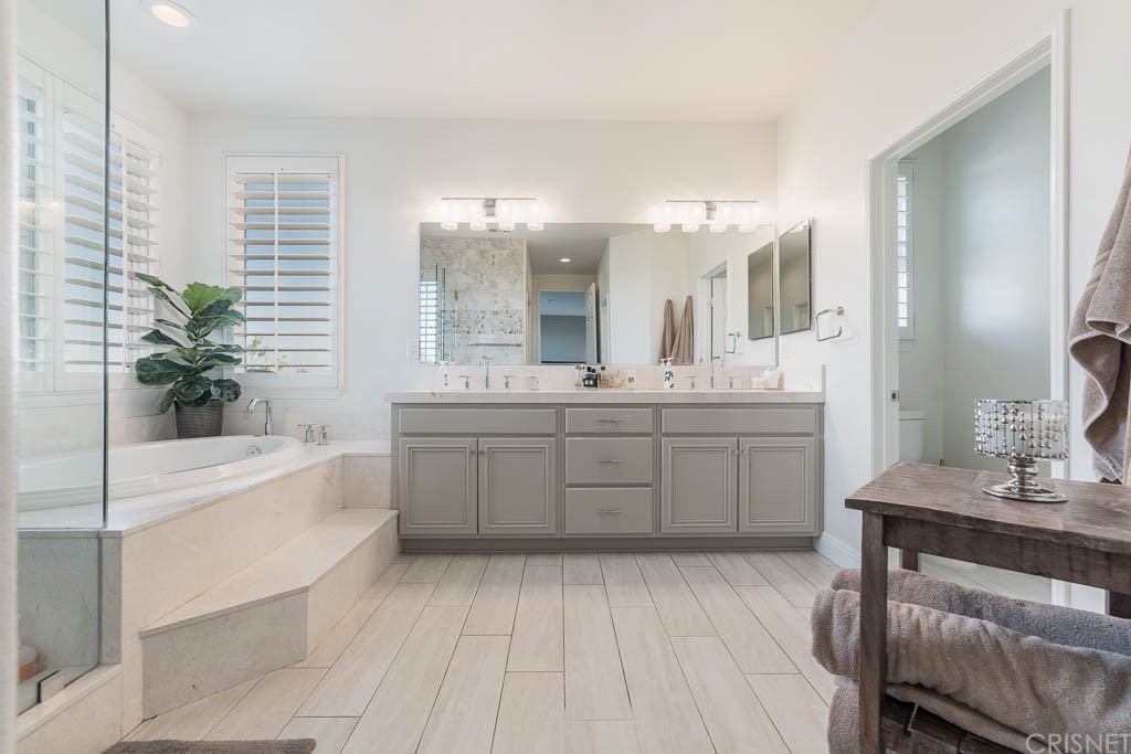 11564 Apulia Court Porter Ranch, CA 91326 - Photo 23 of 72