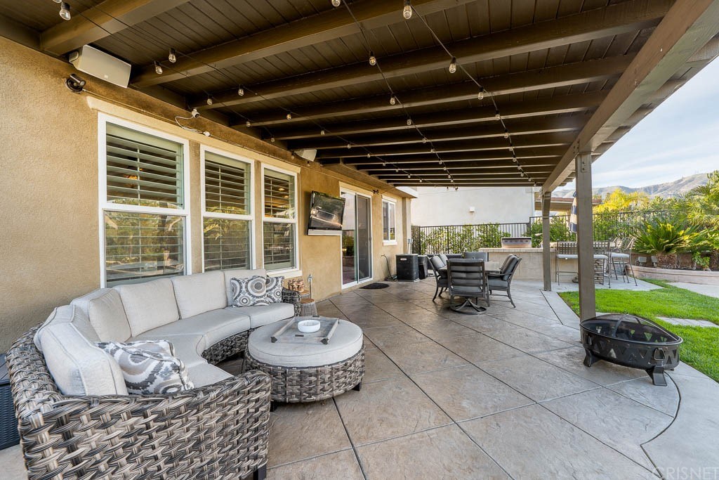 11564 Apulia Court Porter Ranch, CA 91326 - Photo 42 of 72