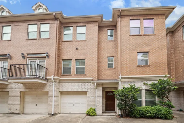 $2,700 | 1408 Birdsall Street, Unit C, Houston, TX 77007