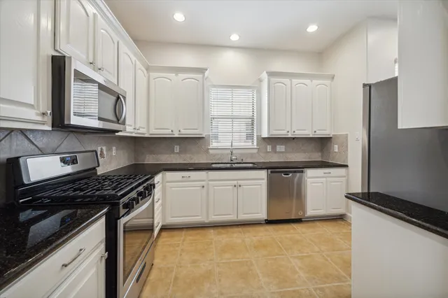 $2,700 | 1408 Birdsall Street, Unit C, Houston, TX 77007