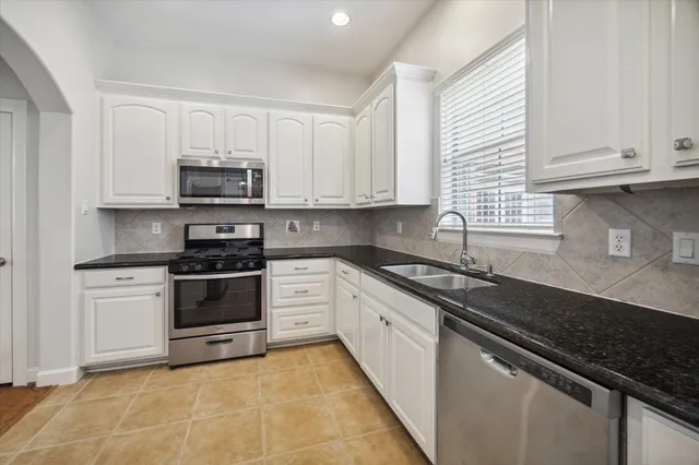 $2,700 | 1408 Birdsall Street, Unit C, Houston, TX 77007