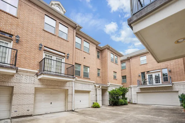 $2,700 | 1408 Birdsall Street, Unit C, Houston, TX 77007