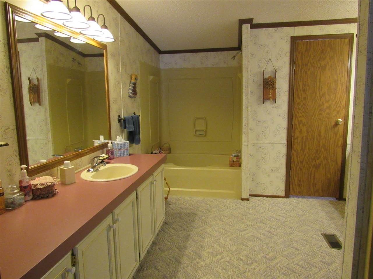 11283 North Townline Road Roscommon, MI 48653 - Photo 16 of 38 Gallery Image 16