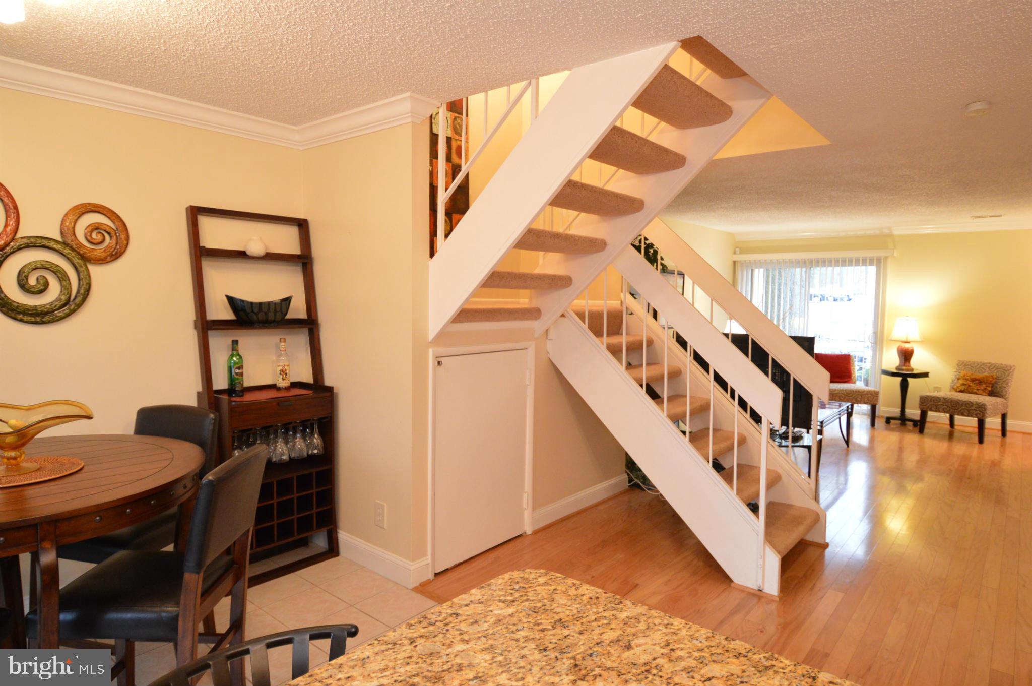 12148 Captiva Court Reston, VA 20191 - Photo 13 of 25 Interior (General)