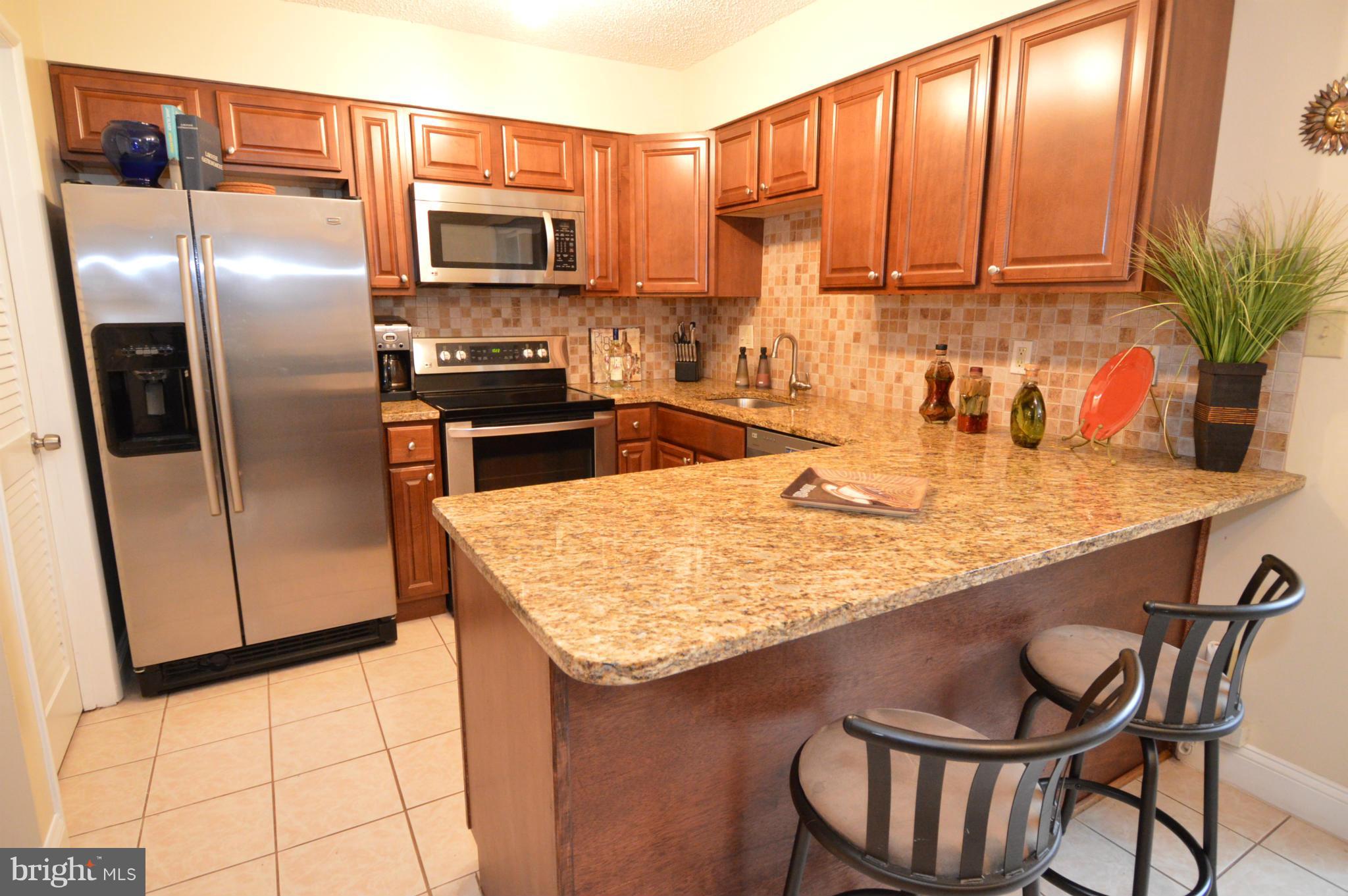 12148 Captiva Court Reston, VA 20191 - Photo 9 of 25 Kitchen